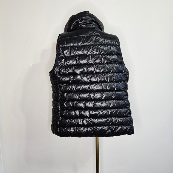 NWT GAP lightweight puffer vest Size M - Picture 2 of 4
